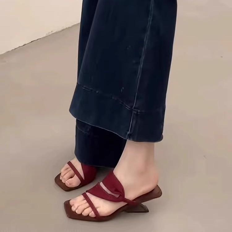 Temperament square head with cool slippers women wear wedge heel slippers versatile with skirt sandals