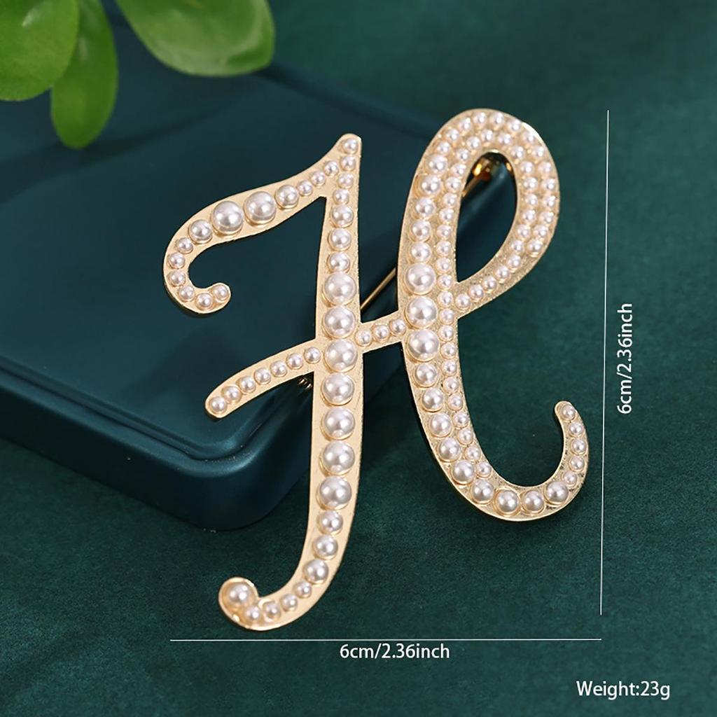 Pearl Alphabet Brooches: Retro Letter Pins for Clothing and Necklines.