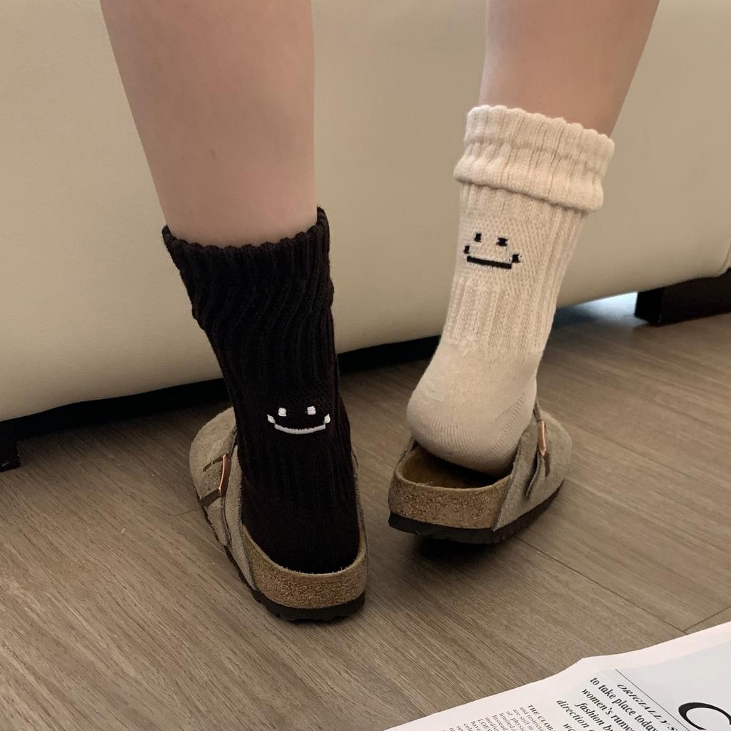 Trendy Socks Embroidered Smiley Socks Mid-Tube Socks Stockings Socks Absorb Sweat And Breathe, Non-Polishing Feet Couple Socks Cotton Socks