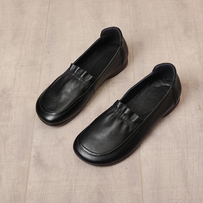 Spring new shallow wear-resistant leather casual flat-soled mother shoes comfortable medium and old women's shoes