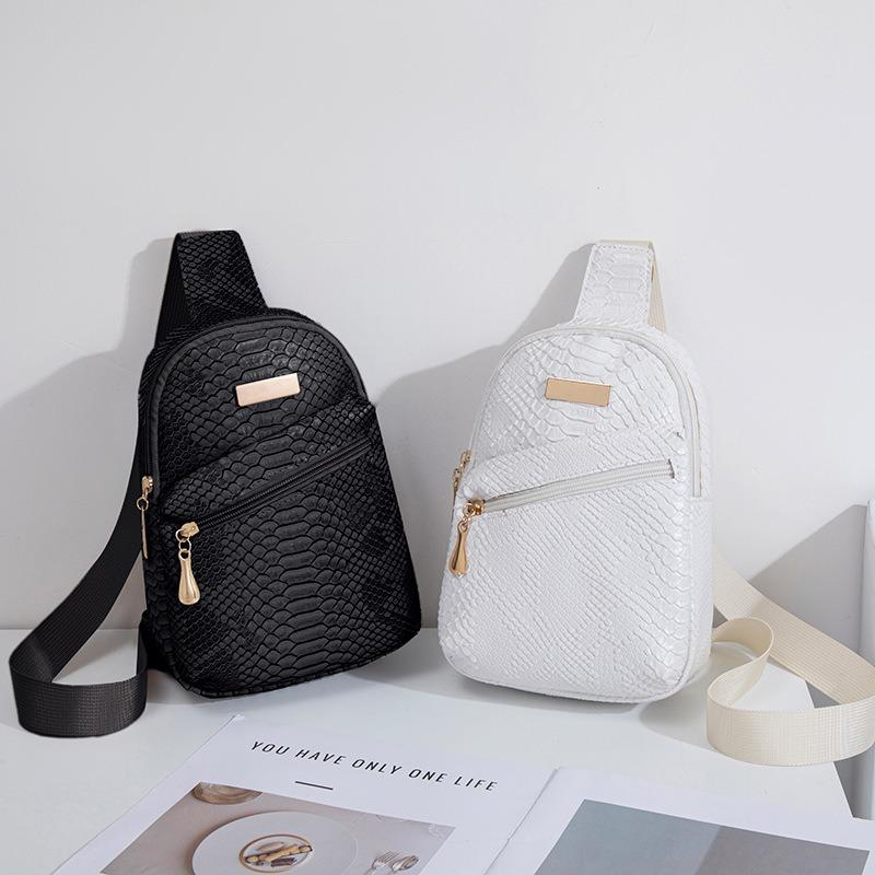 Snake pattern breast bag fashionable new satchel large capacity mobile phone bag women messenger small satchel