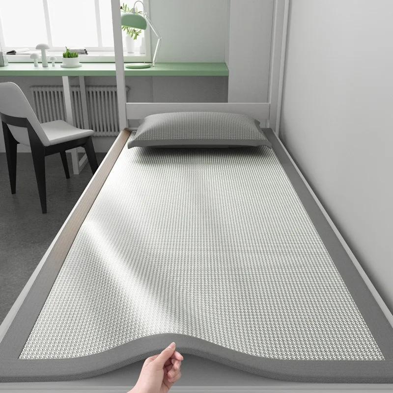 1 Pieza Esterilla de Hielo de Seda para Dormir Para Estudiantes Universitarios Verano Jacquard Almohadilla Refrigerante Cubierta Transpirable No Tejida Para Habitación de Dormitorio Cama Us