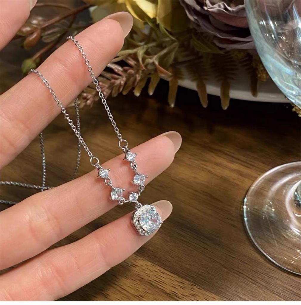 Sugar Square Diamond Necklace for Girls, Light Luxury Niche Design, High-end Pendant for Mother Gift, Valentine's Day for Girlfriend