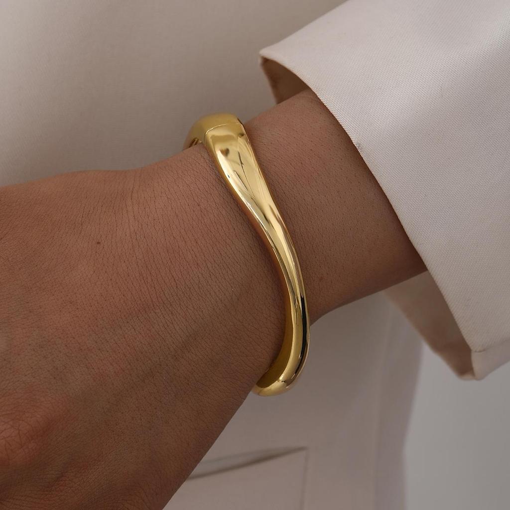 iF ME 1 stk Gullfarget Minimalistisk Chunky Armbånd For Kvinner Mote Elegant Vanntett Design Åpen Mansjett Armbåndssett Retro Smykker Gaver