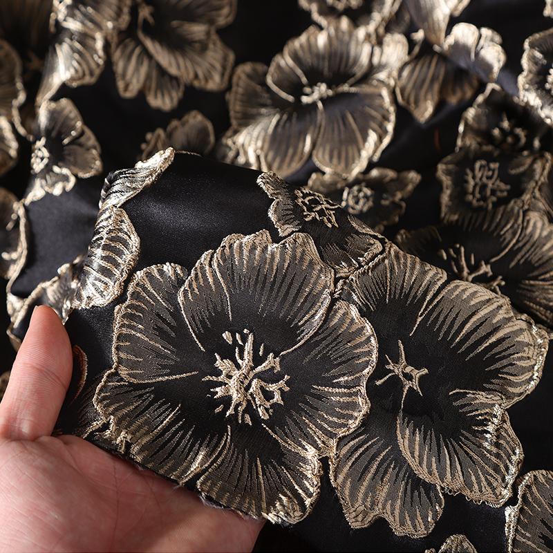50x145cm Gyllene Silkesblomma 3D Jacquardtyg Präglad Textur Broderi Kinesisk Stil Cheongsam Klänning Sy Material
