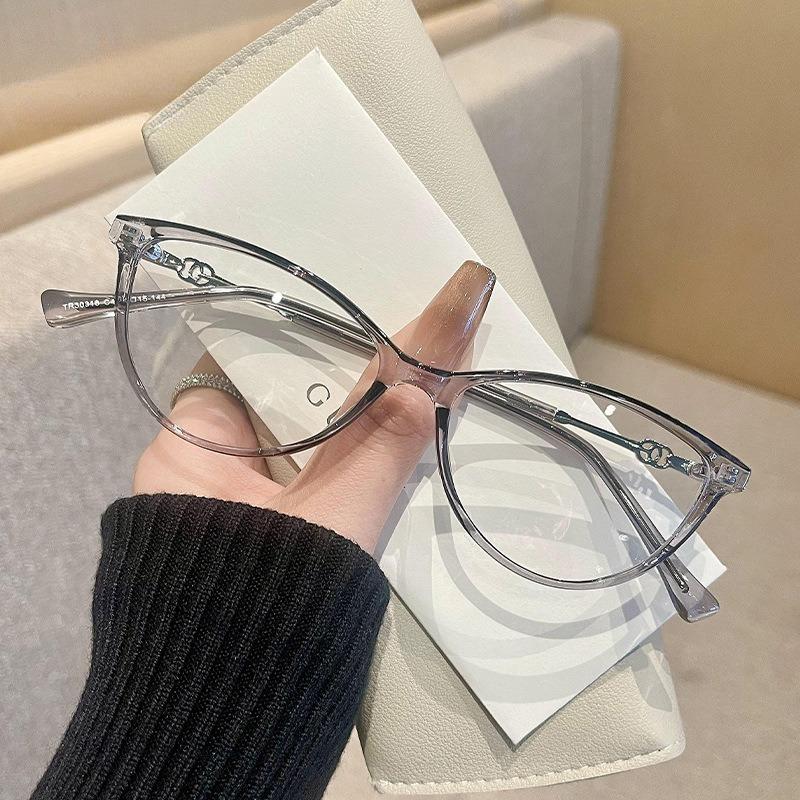 

Fashionable High-definition Anti Blue Light Glasses, Women s Cat Eye Flat Lenses, Fashionable Outdoor Decorative Glasses сірий