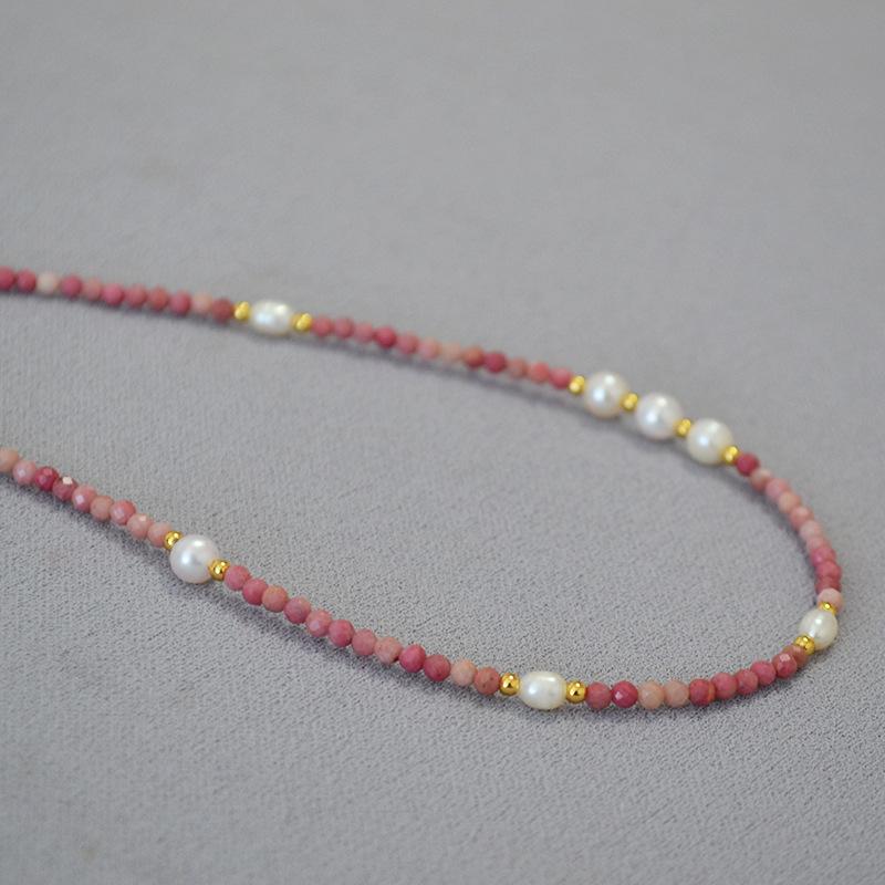 French Gentle and Sweet Light Pink Rose Real Stone Beaded Freshwater Rice Pearl Temperament Stacked with Versatile Fine Necklace
