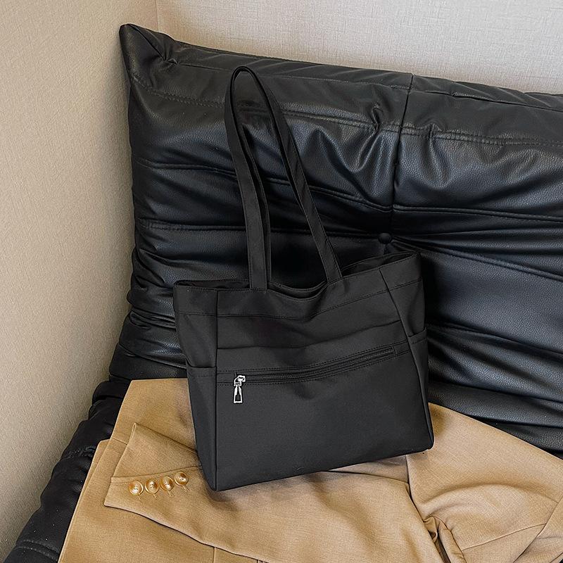 

Зима 2025, новая студенческая сумка для поездок на занятия, большая вместительная портативная повседневная большая сумка, женская сумка-тоут на плечо чёрный