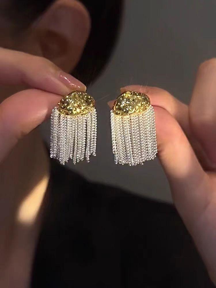 

111 Silver Needle Irregular Metal Tassel Earrings Women s European and American Light Luxury Advanced Earrings Fashion Temperament Earrings 925 silver needle