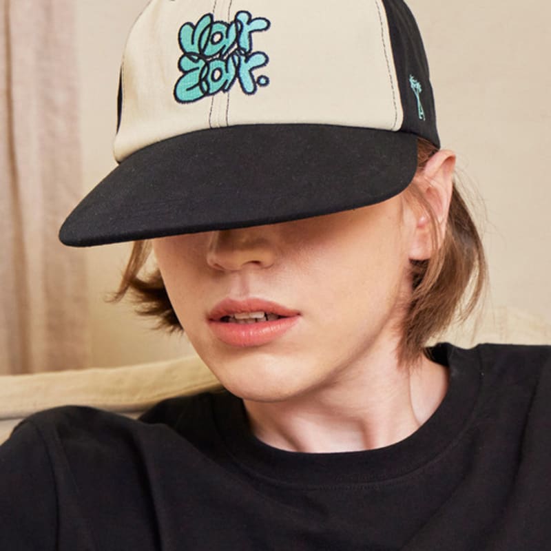 

VARZAR Graffiti Two-Tone Ordinary Ball Cap Black FREE