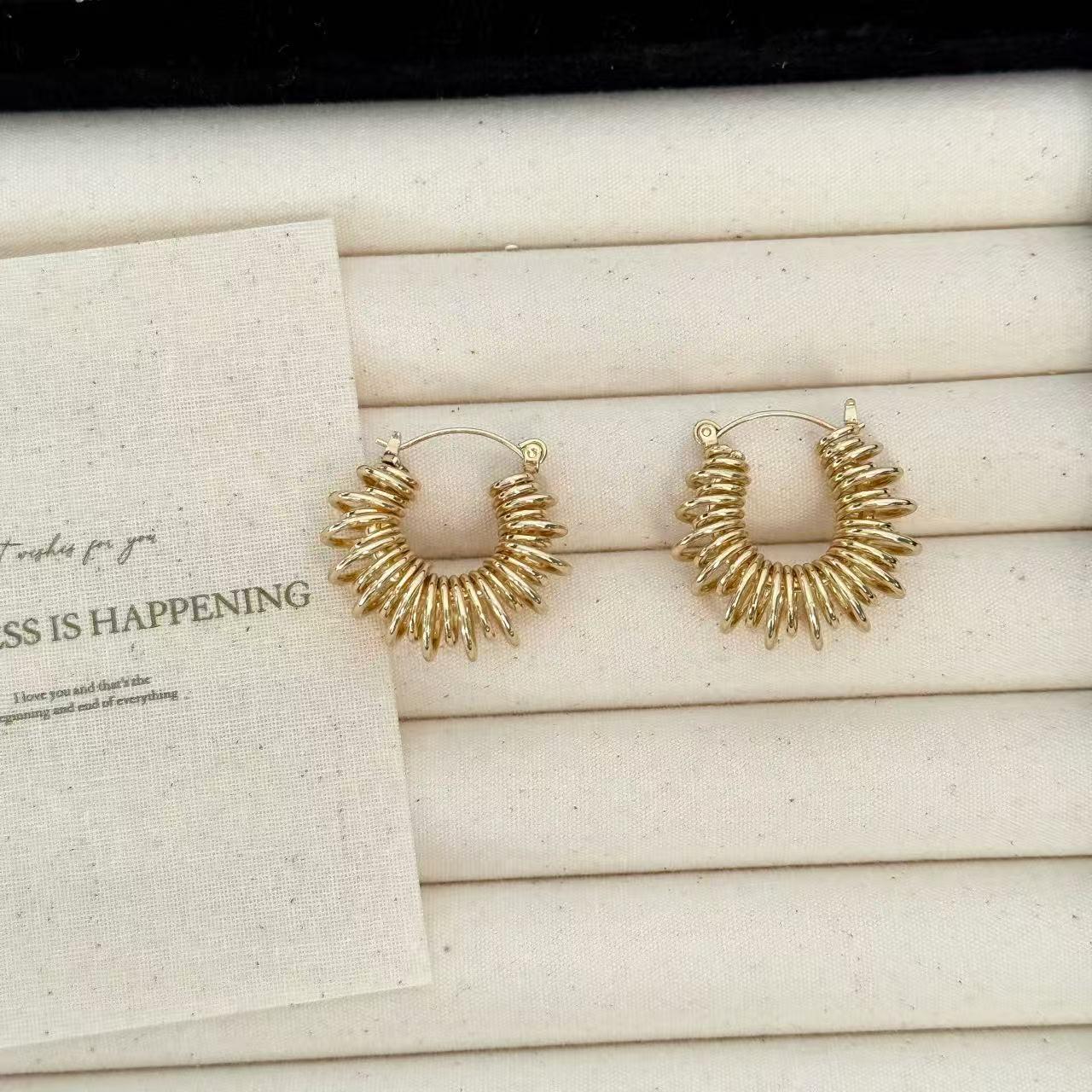 Европейская и американская мода Металлические обхватывающие каффы на уши: Минималистичные серьги-кольца с вырезами для женщин