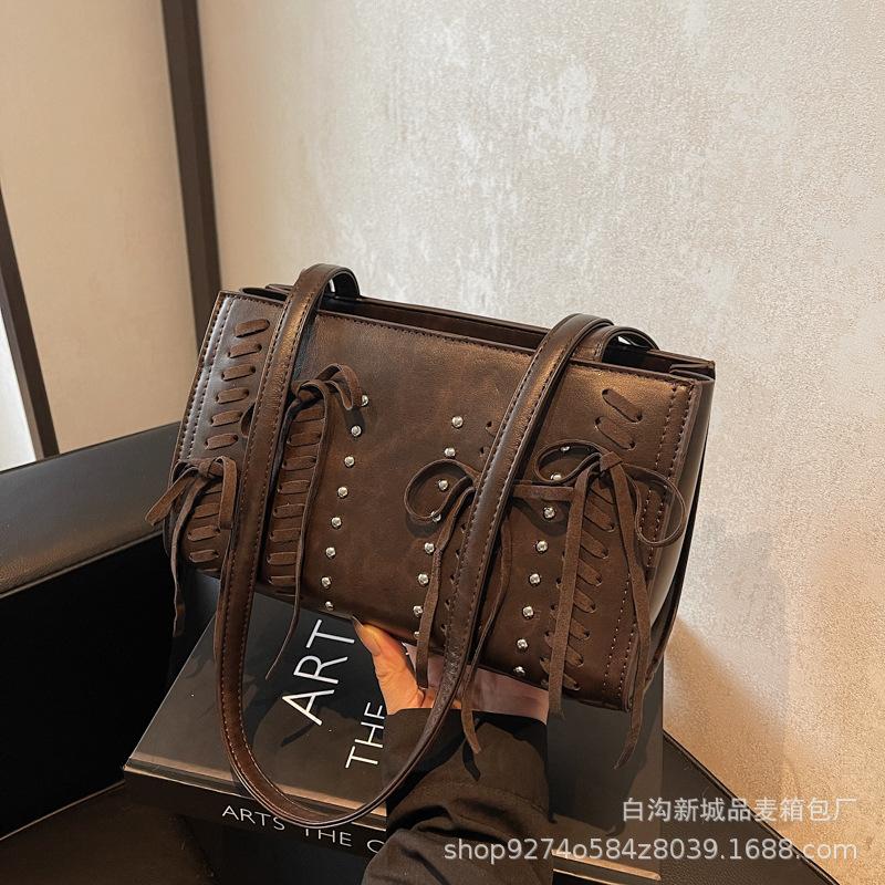 

2025 autumn and winter new fashionable versatile bow matte suede shoulder bag underarm bag niche design women s bag tide темно-коричневого кольору