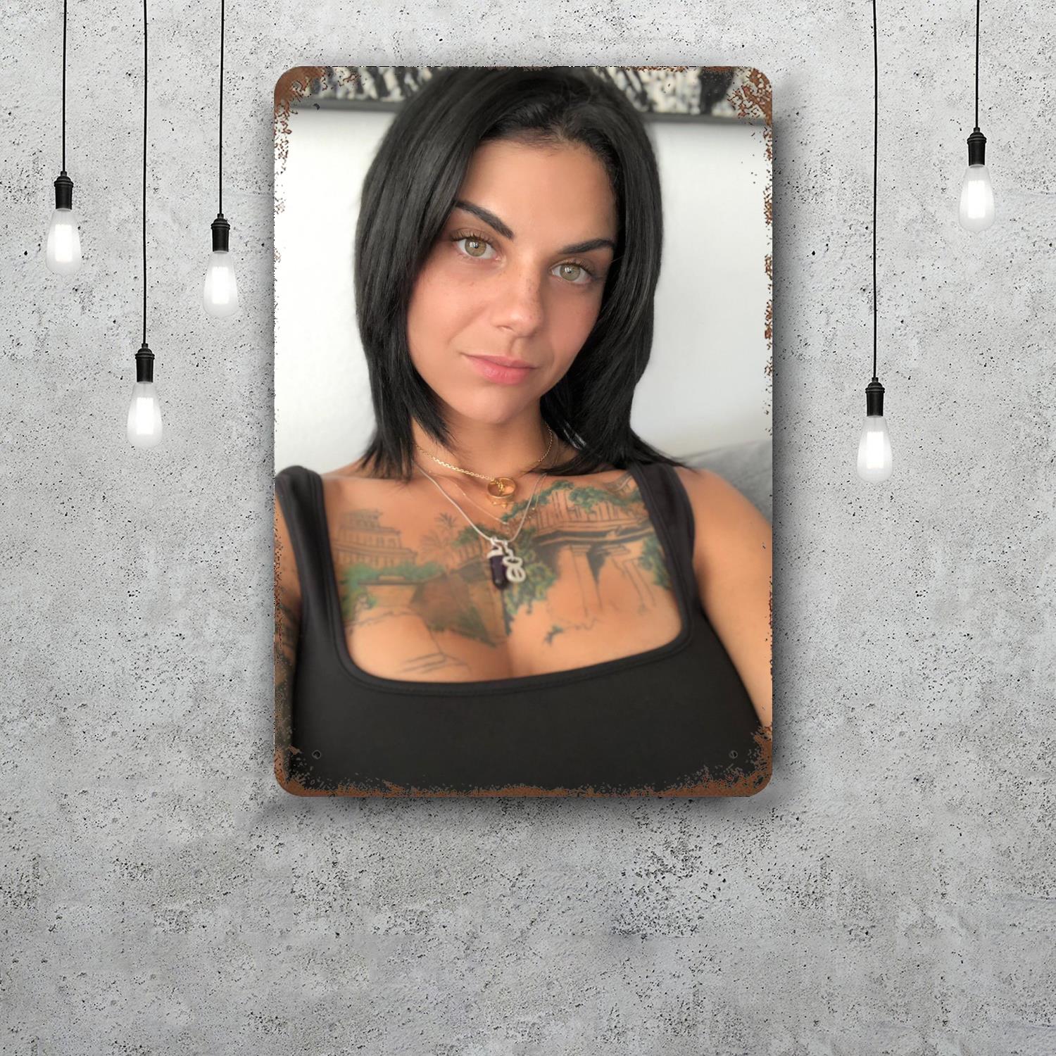 

bonnie rotten Retro Vintage Tin Sign Poster Decorative Plaque Metal Plate Wall Decor 20x30cm（7.8x11.8inch）