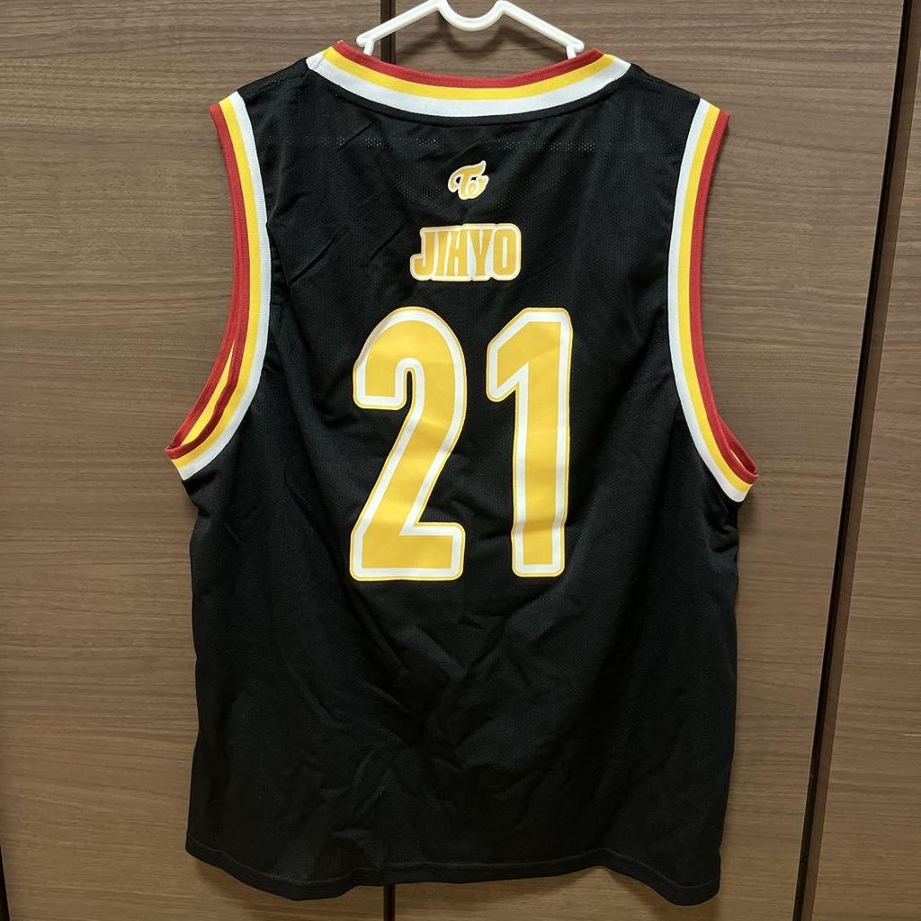 [USED] TEAM TWICE READY TO BE Sleeveless Shirt JIHYO