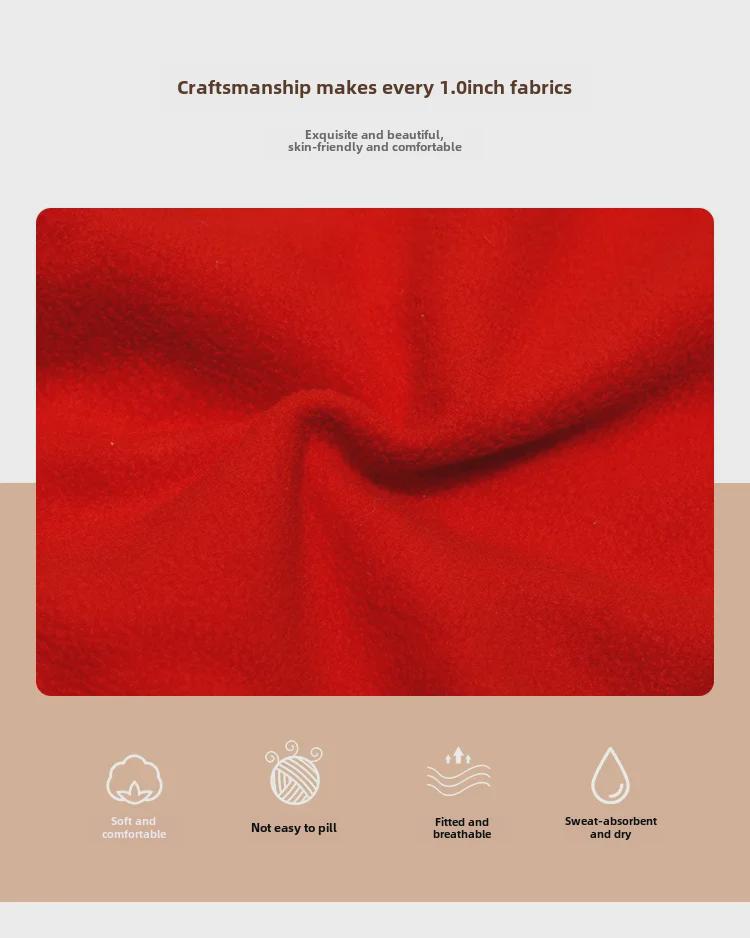 Salopă roșie din fleece polar pentru bebeluși: Lună Plină, 100 de Zile, Un An - Design de Ursuleț cu Binecuvântare de Anul Nou