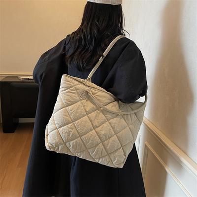 Damentaschen – Geräumige Taschen