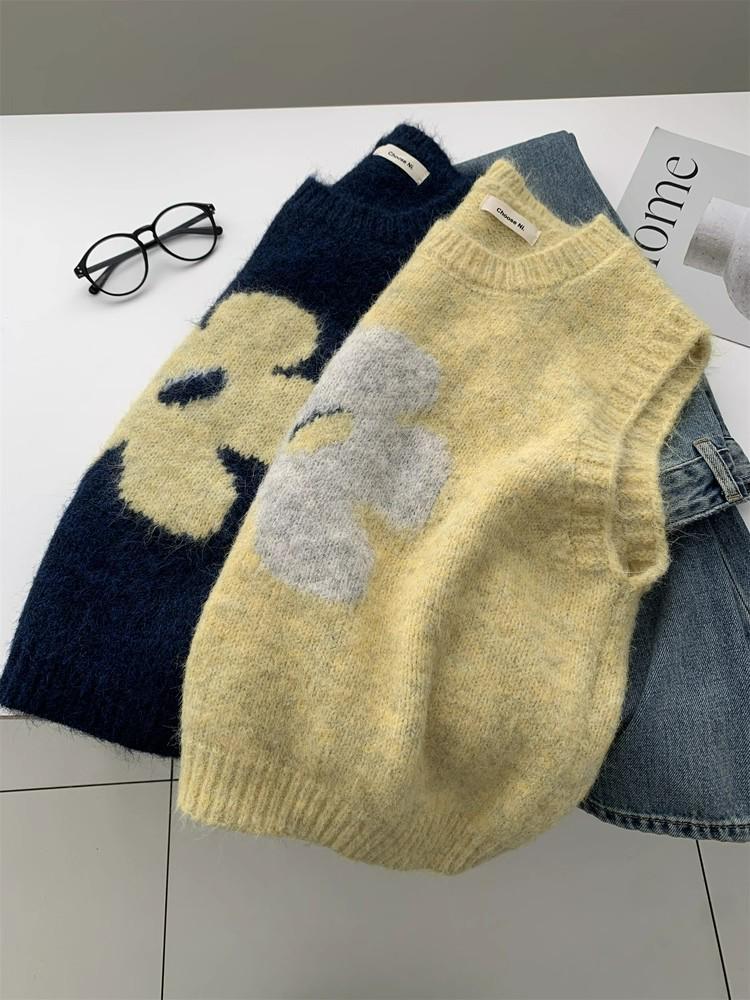 Women's Japanese Retro Age-Reducing Knit Vest - Soft, Skin-Friendly, Fluffy Sweater for Autumn/Winter 2025