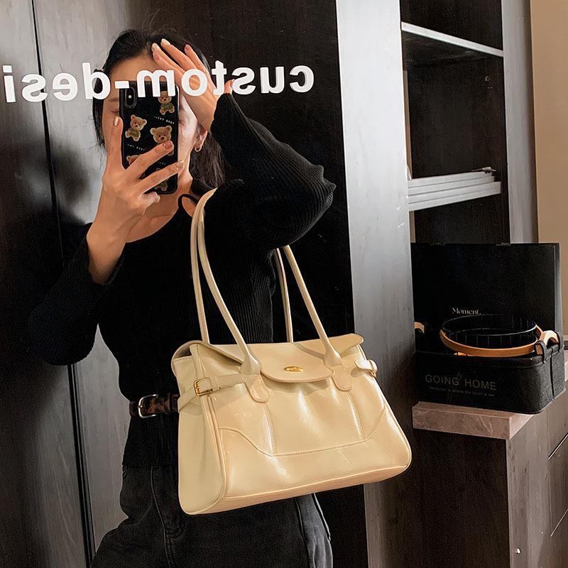 Simple And Versatile Large-Capacity Messenger Bag Women'S Shoulder Underarm Bag Fashionable Retro Tote Bag Briefcase