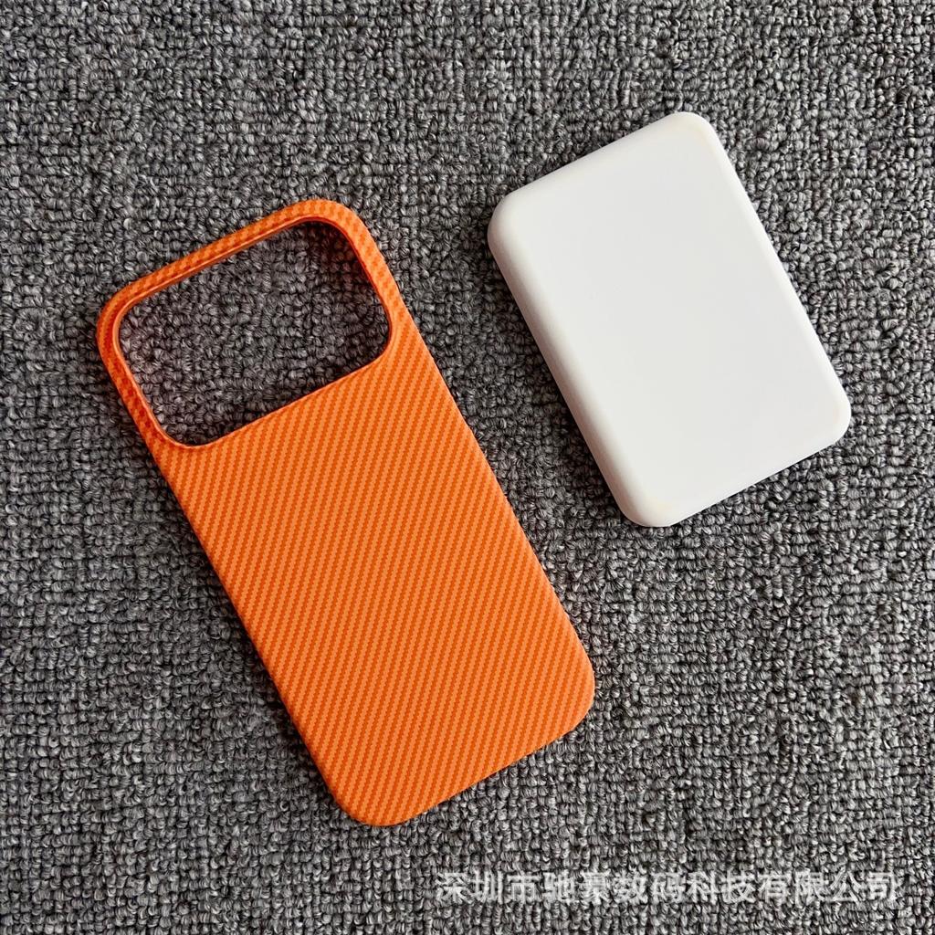 Half pack of carbon fiber pattern magnetic attraction, suitable for iPhone17promax matte mobile phone case, Apple 16 ultra-thin anti-drop PC.