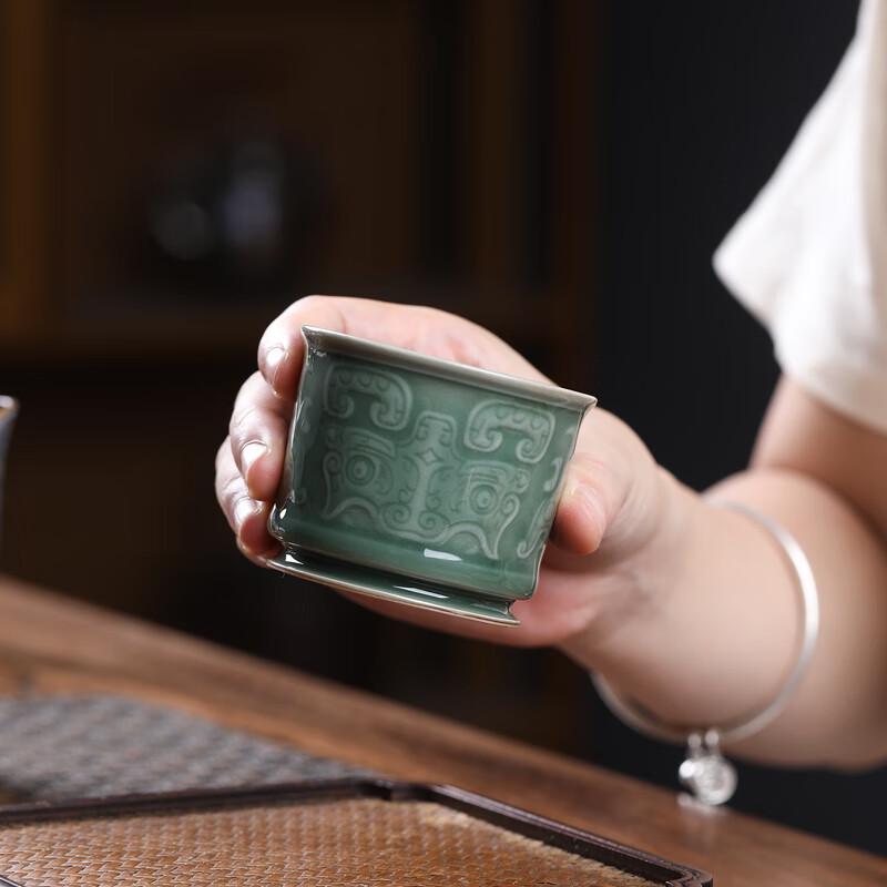 

Селадоновый Бронзовый Узор Керамическая Мастер-Чашка для Чая Кунг-Фу Подарочный Набор