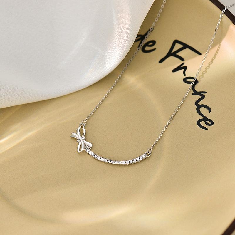 

New Pearl Necklace with A Light Luxury and High-end Feel, Collarbone Chain, Niche Sweater Chain, Pearl Pendant for Women