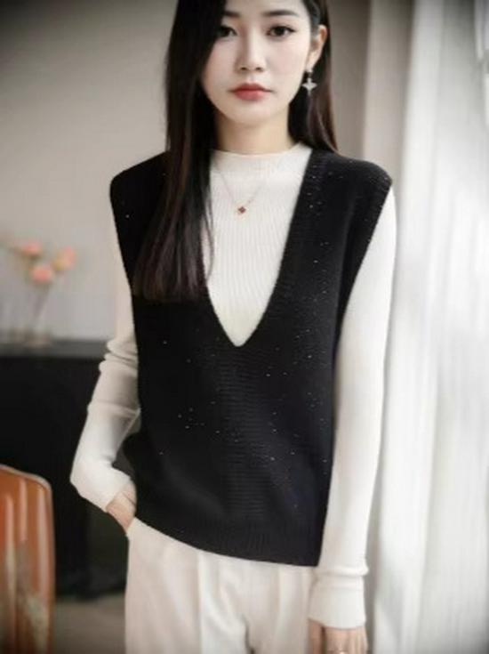 New Year Women's V-Neck Sleeveless Shiny Layered Plus-Size Wool Vest for Spring and Autumn