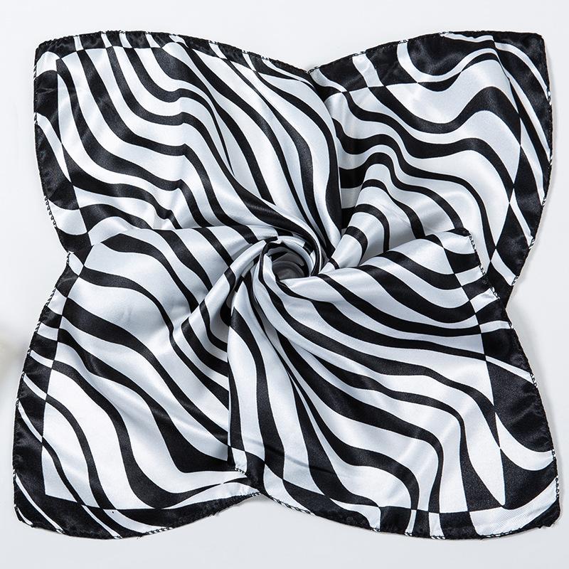 Light Luxury 50Cm Small Square Scarf Chain Printed Silk Scarf Women'S Thin Neck Protection Scarf Cheap Silk Scarf Gift