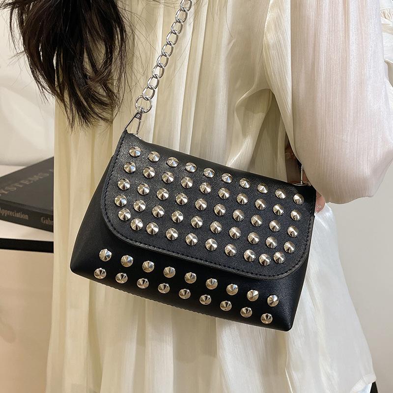 European and American Trends, Personalized Rivets, Simple Chain, Shoulder Mobile Phone Bag, Niche Design, Versatile, Foreign Style Messenger Bag,