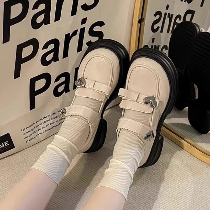 Girls' small leather shoes 2025 spring and autumn new middle-aged and older children's soft-soled black princess shoes, little girl children's pe