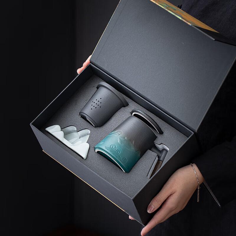 Ceramic Tea Infuser Mug with Lid