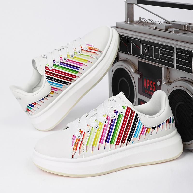 New Shoes for Men Leather Casual Shoes Color Strip Sport Flat Skateboard Shoes Youth Lace-up Sneaker