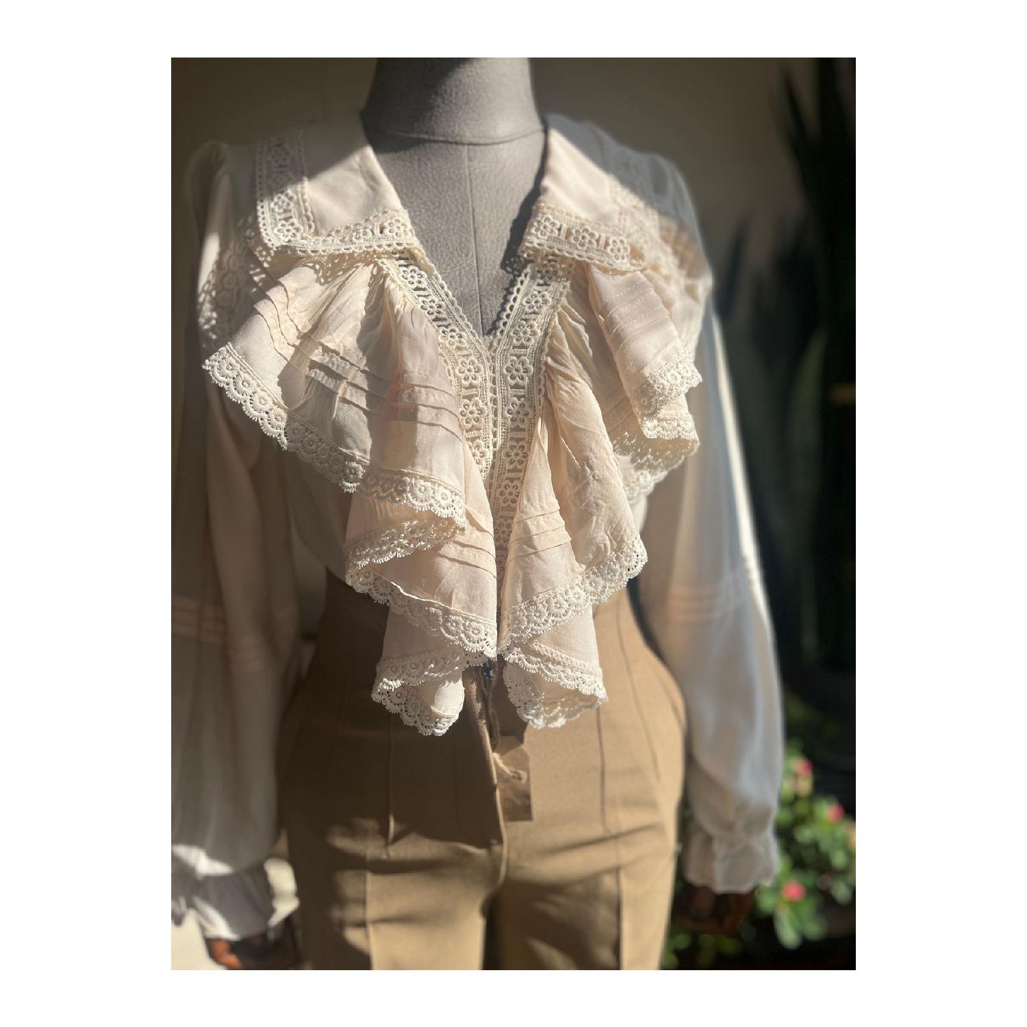 

Vintage Estin Flounced Scallop Detailed Gathered Long Sleeve Cream Shirt S кремовый