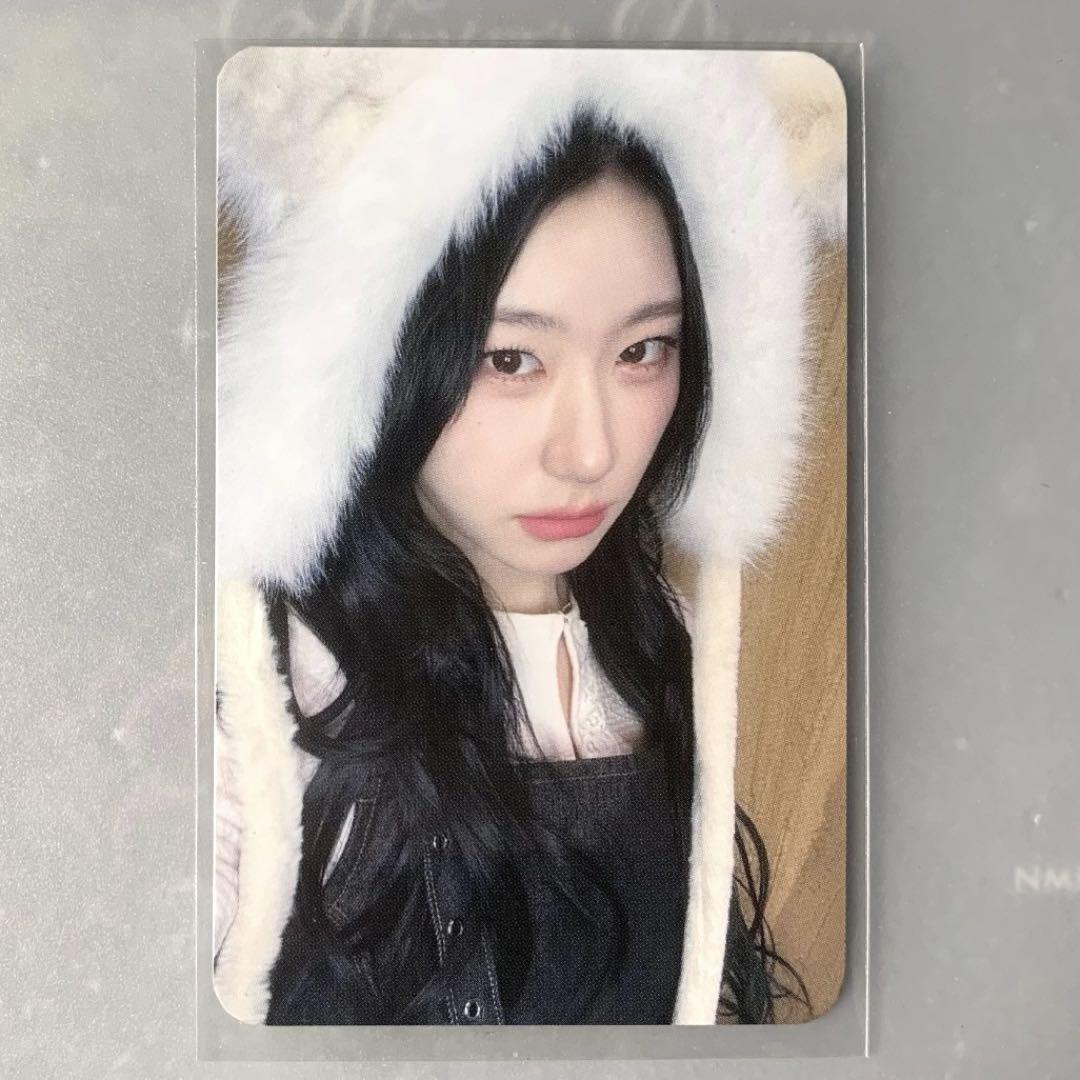 

[USED] ITZY Chaeryeong GOLD Makestar Autograph Session Limited Fox Trading Card