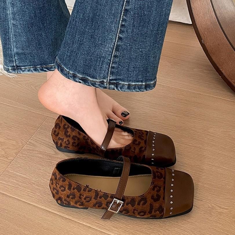 Fashion temperament retro ballet style flat bottom shallow mouth single shoes women's 2025 new spring and autumn soft sole Mary Jane small leather sho