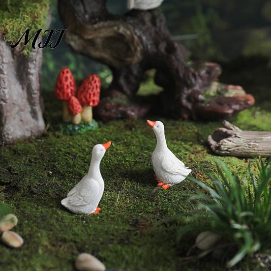 Detailed Animal Garden Statues Realistic Goose Ornament, Miniature Resin Figurine, Statue Waterproof Figurines for Outdoor Micro Landscape Bonsai