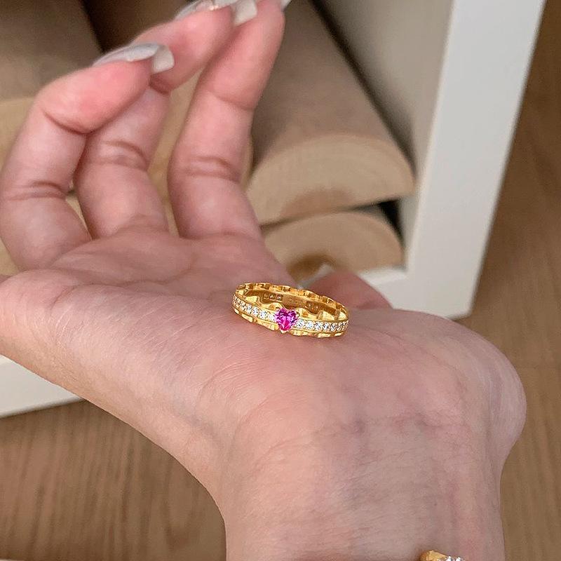 Xiaohongshu High-End Sparkly Pink Zircon Ring: Luxury Fashion Accessory for Women Adjustable