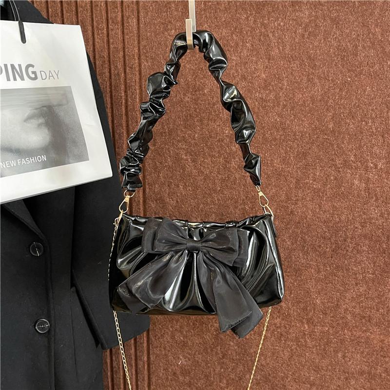 

Personality trend pleated fashion bow shoulder bag female cute sweet leisure commuting shopping foreign style messenger bag чорний