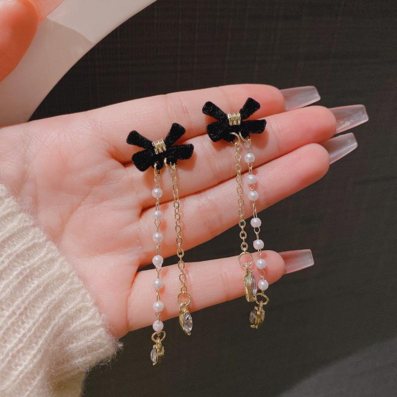 2024 Elegant Red Flocked Bow Earrings - Long Tassel, High-End New Year Accessory for Women чёрный