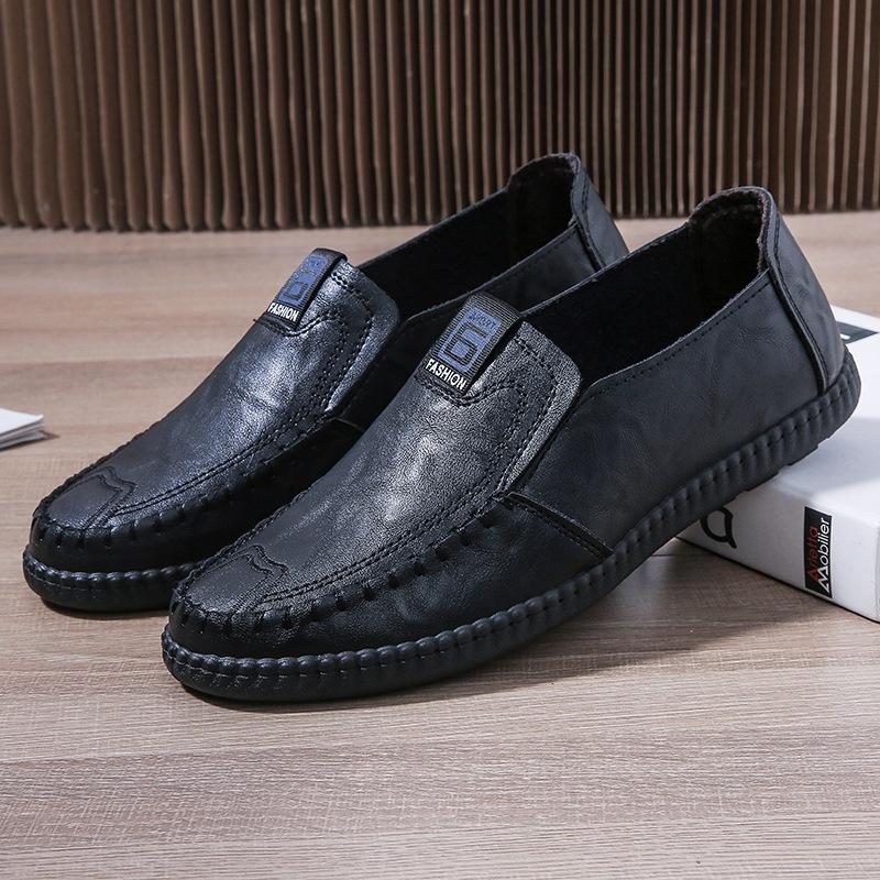 

2025 new spring and autumn flat heel men s shoes fashion casual leather shoes Korean version trend Doudou shoes men s one-pedal lazy shoes 39