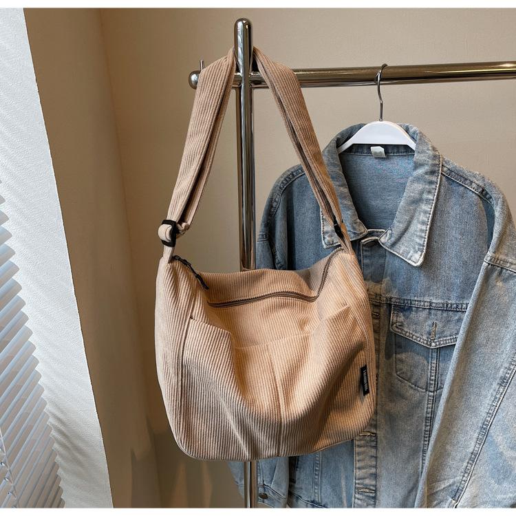 Large Capacity Commuter Bag Japanese Retro Corduroy Dumpling Bag Solid Color Versatile Messenger Bag Girl Shoulder Bag