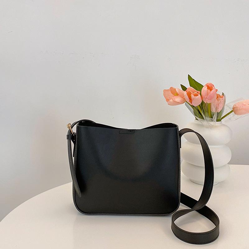 

Shoulder Bag Women Crossbody Bag Pu Handbag Large Capacity Fashionable Portable чорний