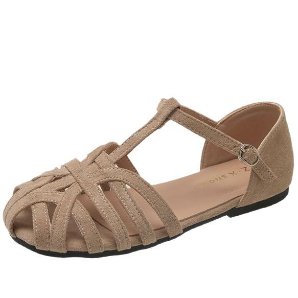 Woven flat-soled sandals women's summer retro outer wear hollowed-out baotou pig cage shoes one-button Roman shoes