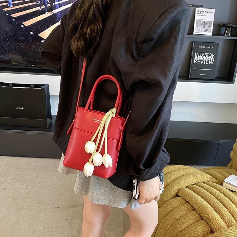 Crossbody Bag Women's New Niche Versatile Small Shoulder Underarm Bag Fashion Bucket Bag Tide