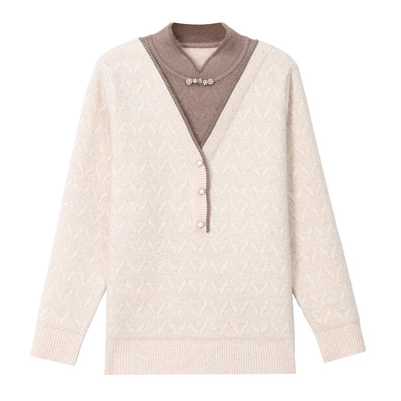Mom's Stylish Improved Cheongsam Top: Middle-Aged Women's Velvet-Thickened Winter Sweater