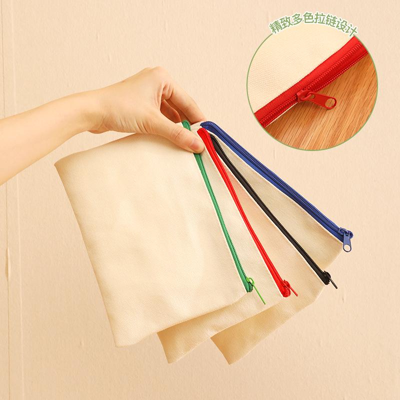 Leere DIY Handbemalte Reißverschlusstasche: Personalisierbarer Stifthalter, Kosmetiktasche, Clutch und Logoaufdruck verfügbar.