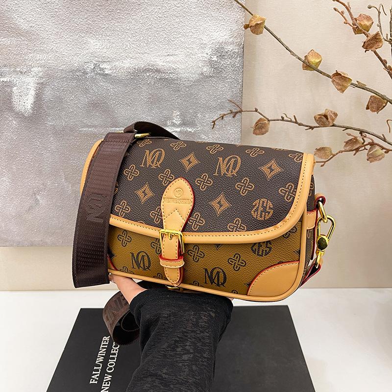 High Sense Retro Fashion Small Square Bag Women's New Versatile Shoulder Messenger Bag Niche Commuter Bag