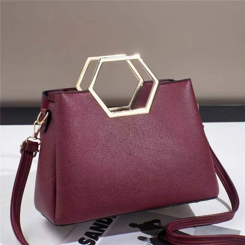 

Stylish Large Capacity Bucket Bag In Retro Design With Chic Macaron Colors For Daily Use червоний