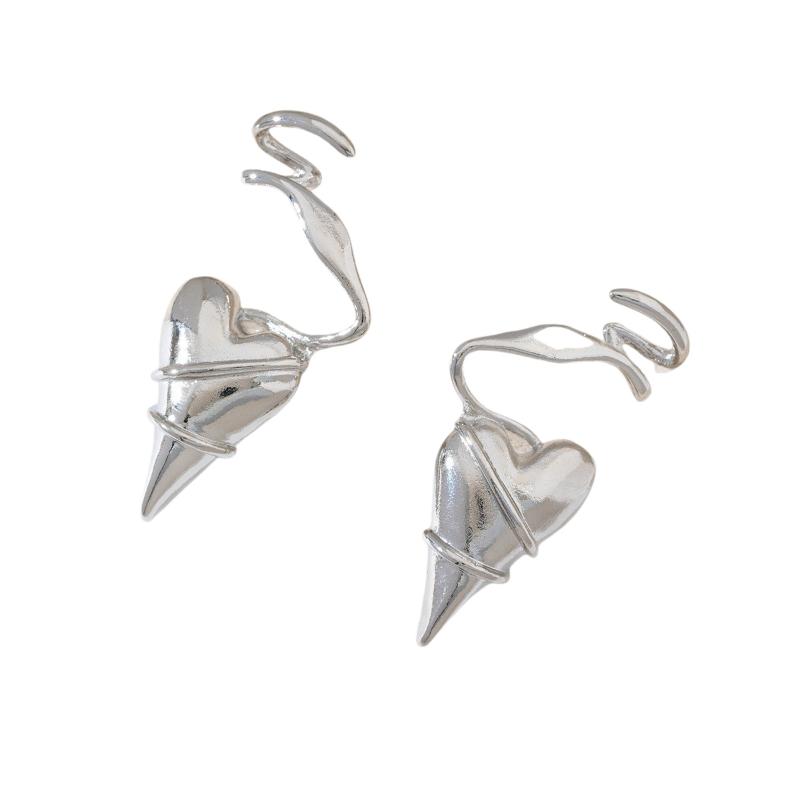 Latest Chic Heart Huggie Hoop Earrings Charm Trendy Fashion Jewelry For Women Chunky Heart Warps Earrings