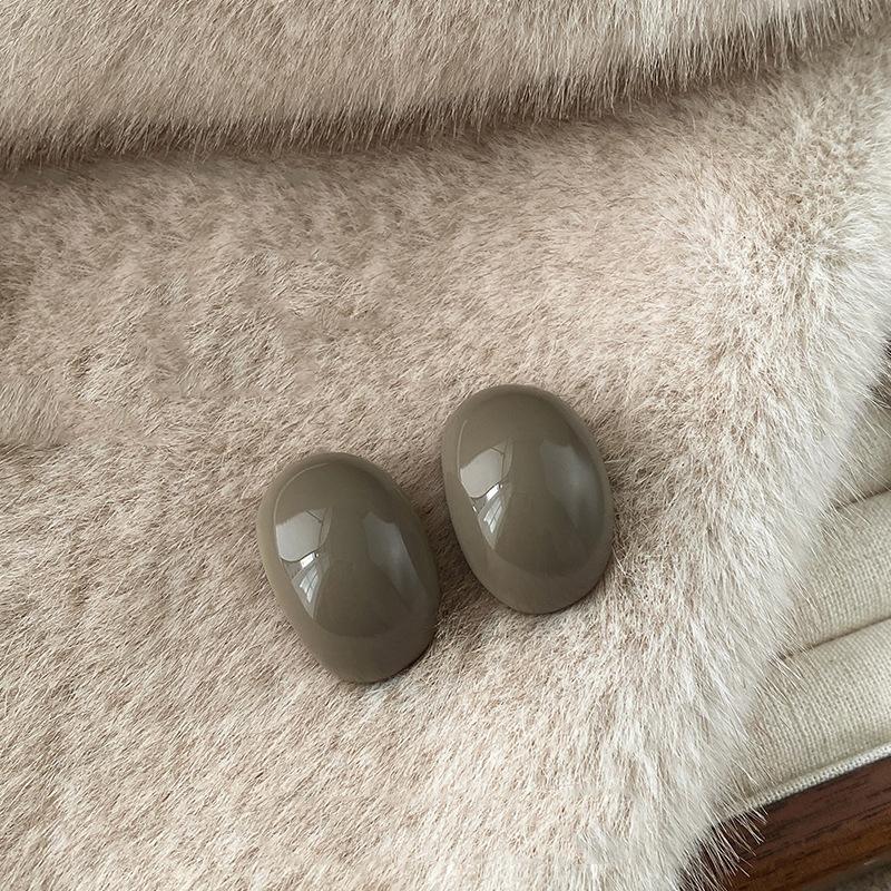 Exquisite Coffee Color Resin Semicircle Earrings for Women Temperament French Hollow Round Bead Earrings Autumn Casual Jewelry