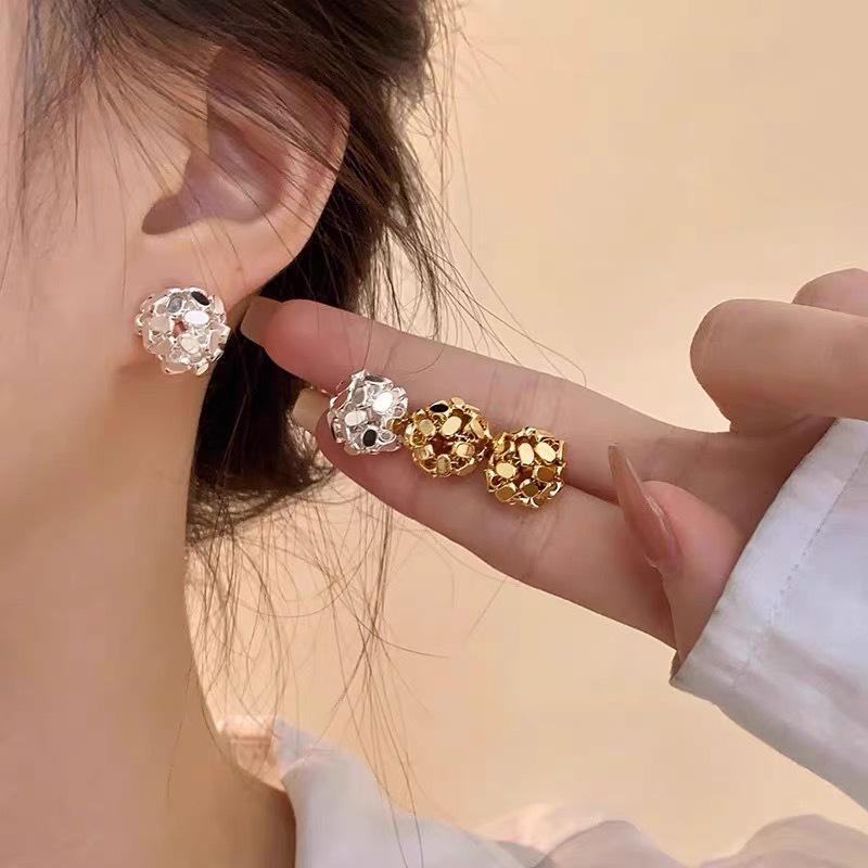 Gold Woven Ball Stud Earrings: Luxurious, Fashionable, Simple, and Versatile Design